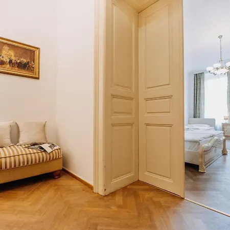 Designed 2bd- 65 M2 Next To Main Station