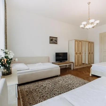 Designed 2bd- 65 M2 Next To Main Station * Prague