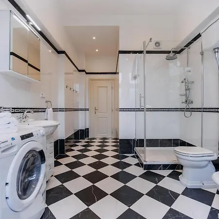 Apartment Designed 2bd- 65 M2 Next To Main Station
